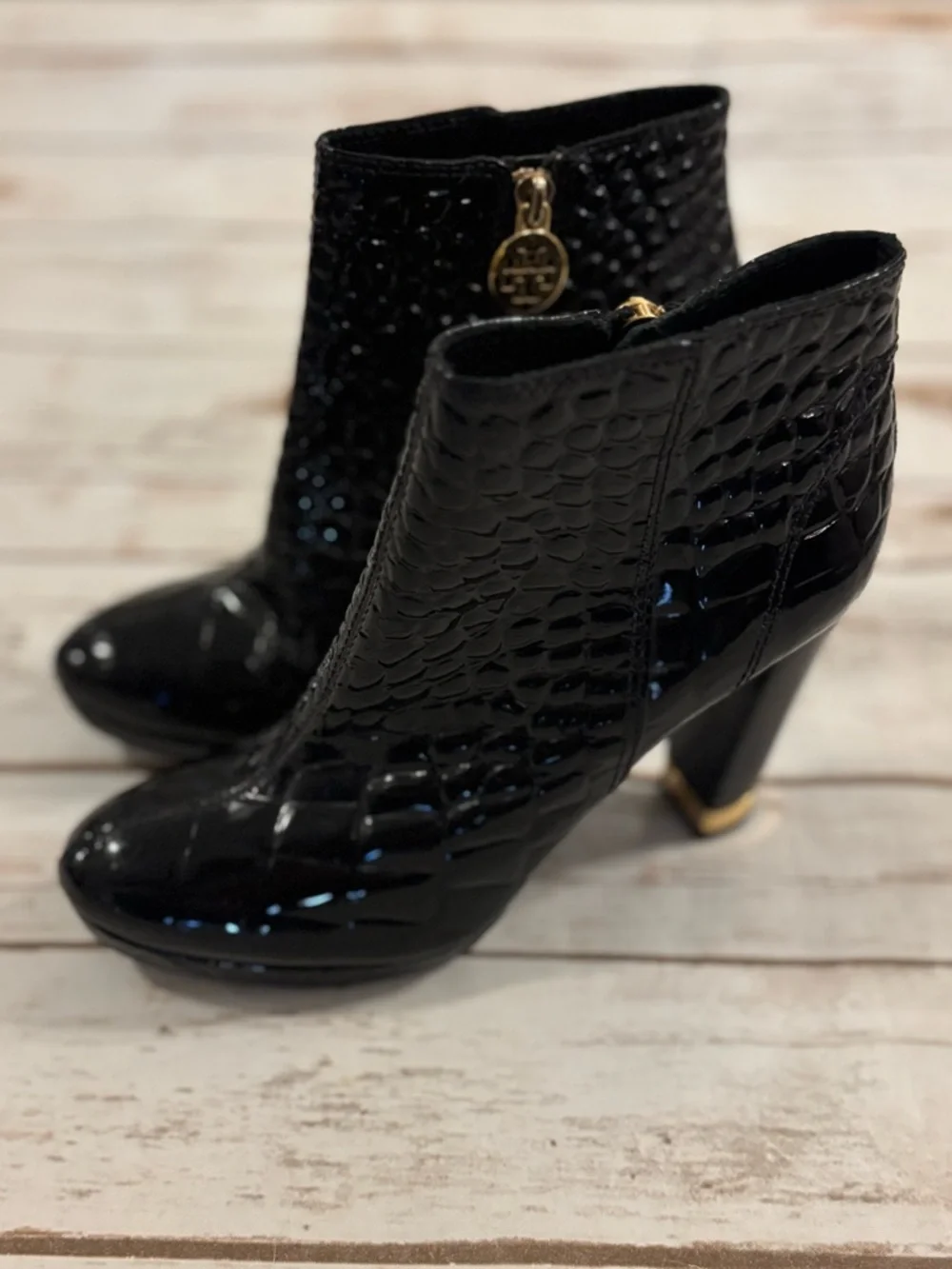 Tory Burch Leigh croc-embossed patent leather ankle boots gold-tone hardware